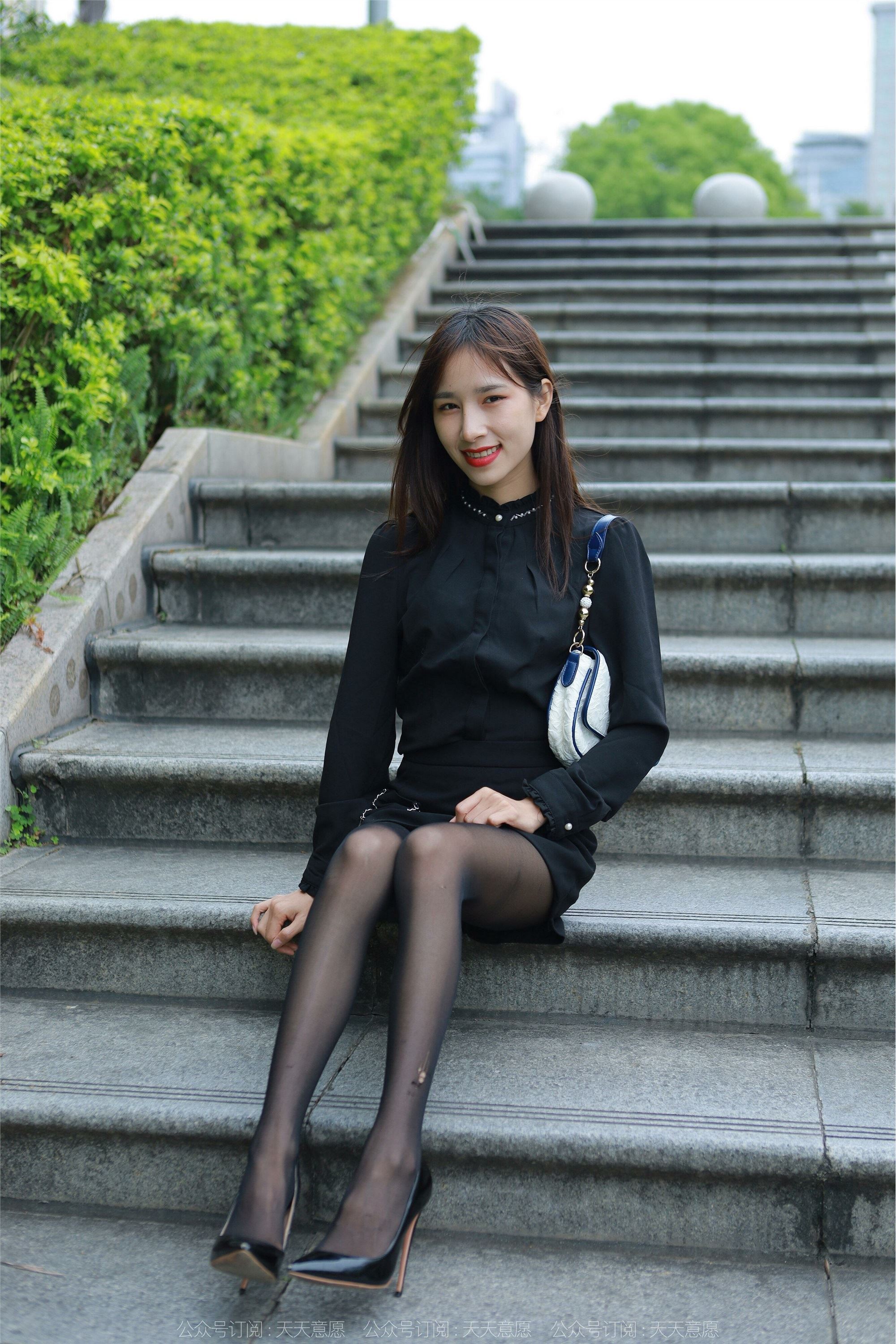 IESS异思趣向  2022.05.25 丝享家 1098：美子《红唇黑丝》